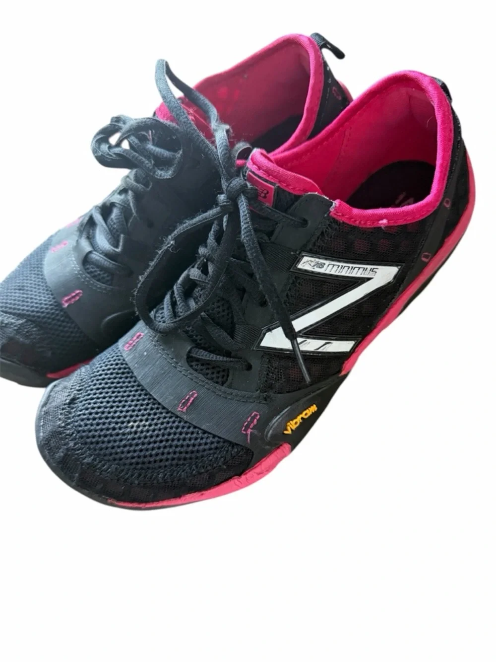 New Balance Minimus Trail running shoes size 7 black and fushia